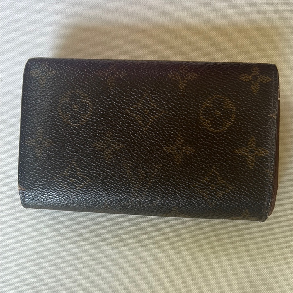 Louis Vuitton Monogram Wallet - Picture 2 of 12
